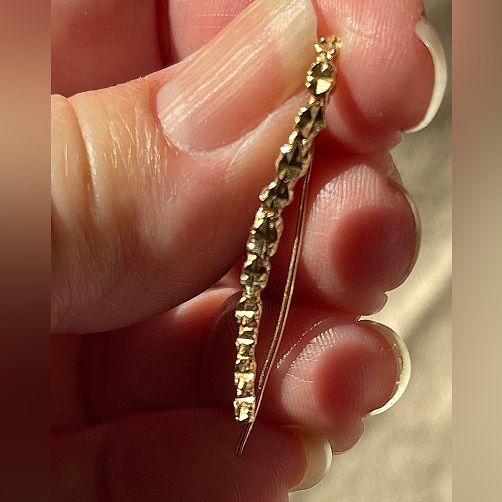 14k gold ear climber sparkling earrings, 2 grams